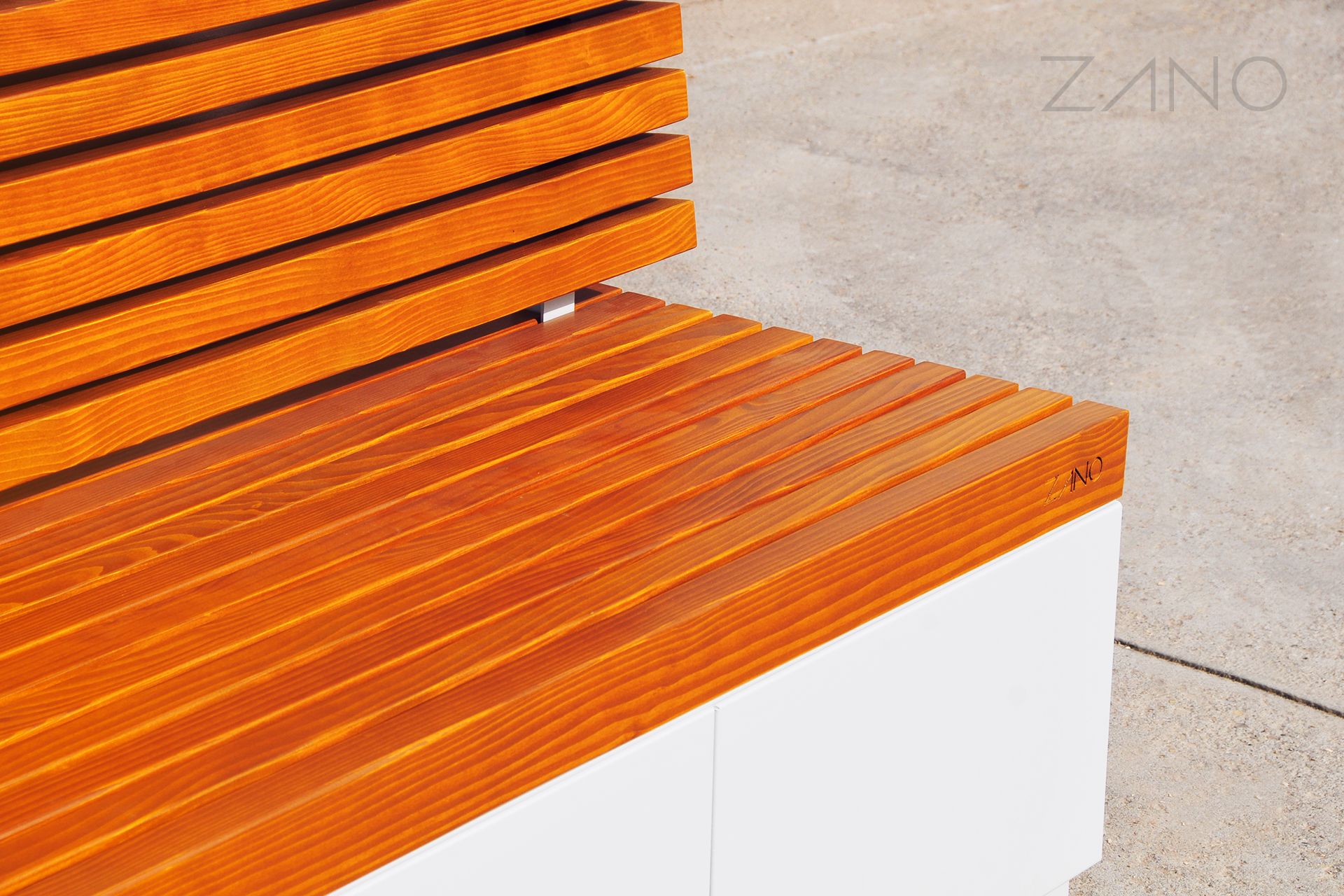 Banc Quadro 02.076 bois tendre laqué Cyprès