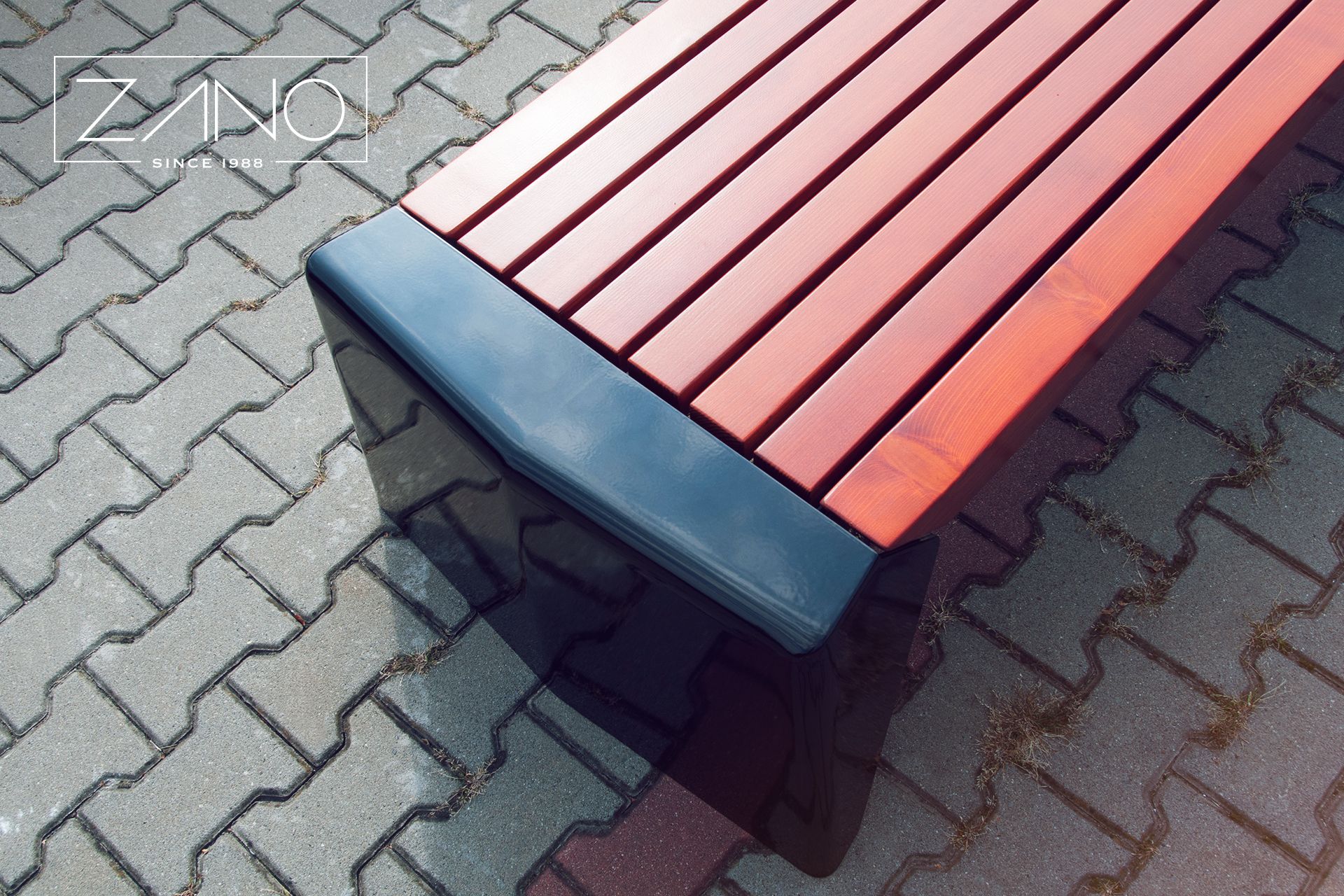 Banc en acier avec assise en bois - design moderne